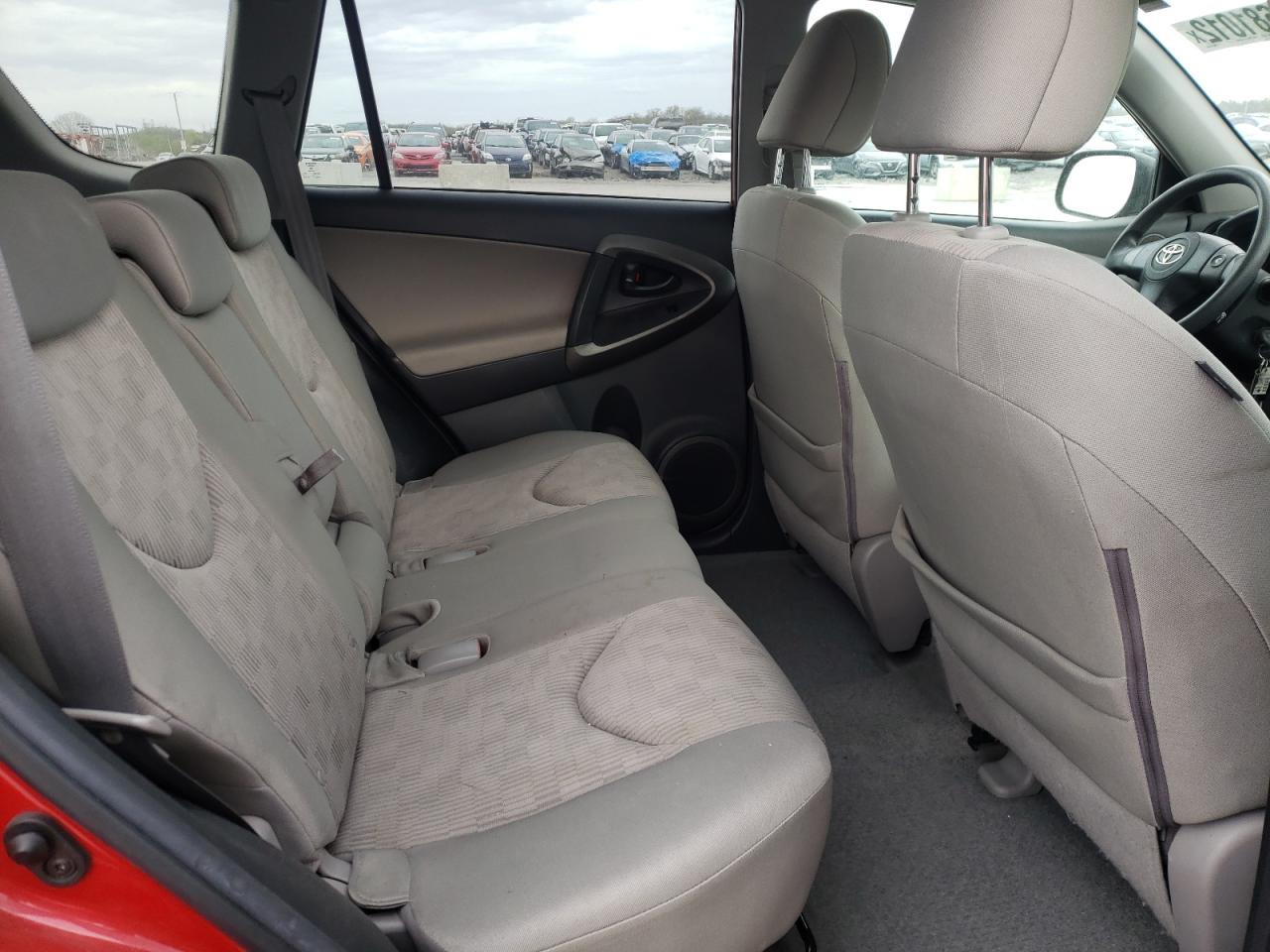 Photo 6 from auction – 2011 TOYOTA RAV4 with VIN 2T3ZF4DVXBW061602