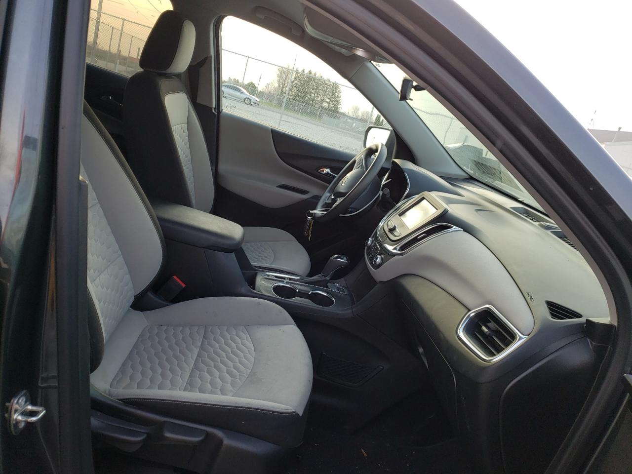 Photo 5 from auction – 2018 CHEVROLET EQUINOX LS with VIN 3GNAXREV2JS578465