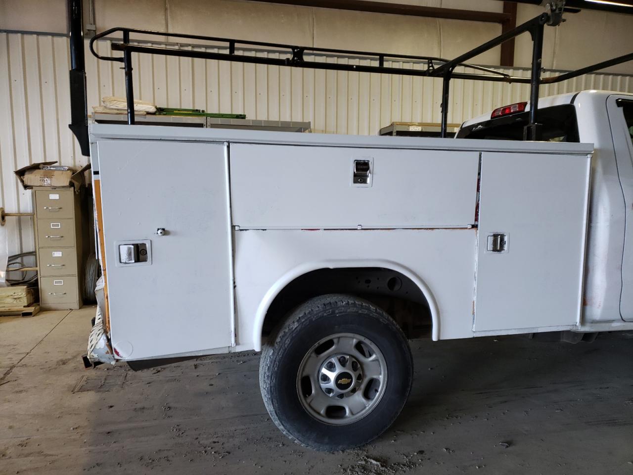 Photo 9 from auction – 2017 CHEVROLET SILVERADO with VIN 1GB0CUEG6HZ215947