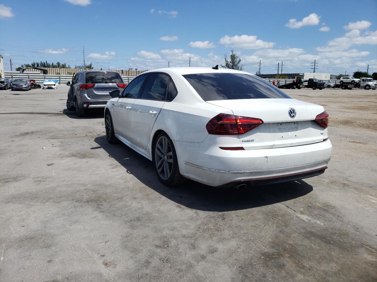 Photo 15 from auction – 2018 VOLKSWAGEN PASSAT S with VIN 1VWAA7A35JC017389
