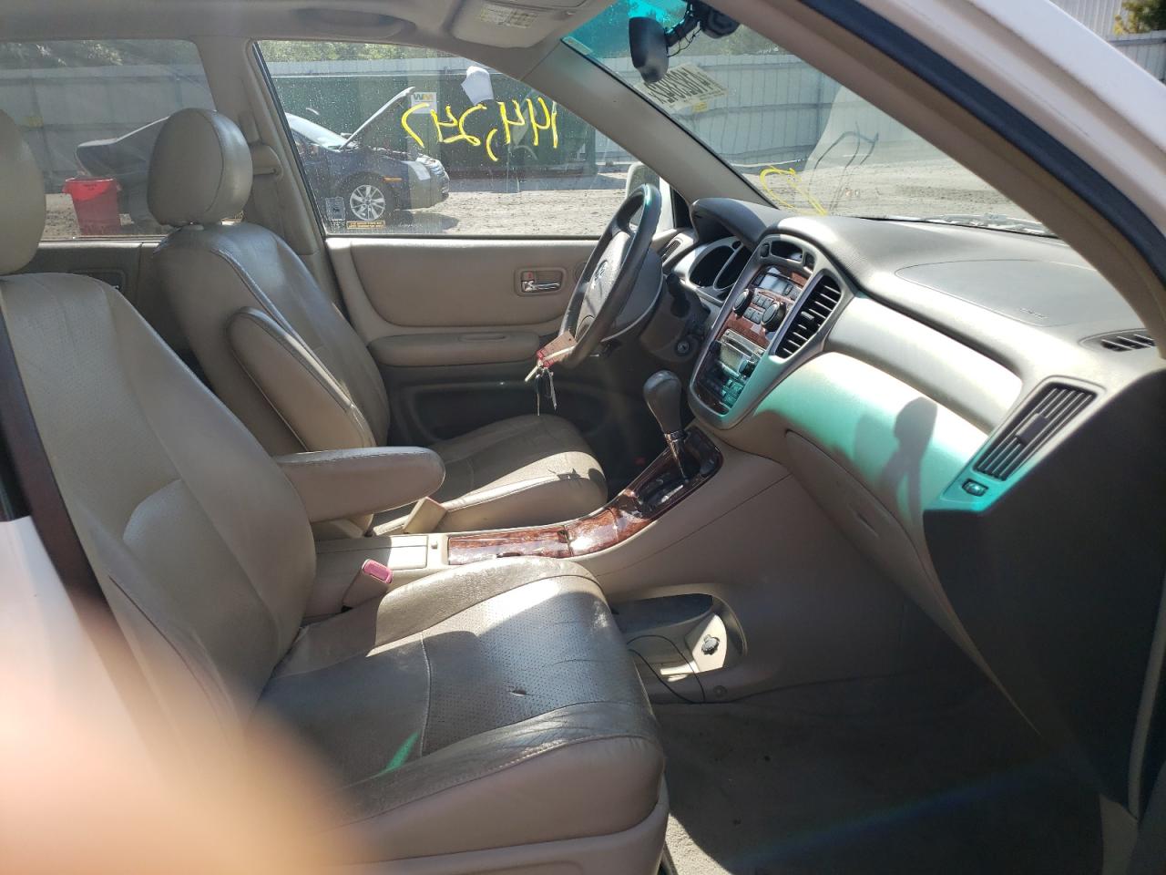 Photo 5 from auction – 2004 TOYOTA HIGHLANDER with VIN JTEDP21A140024759
