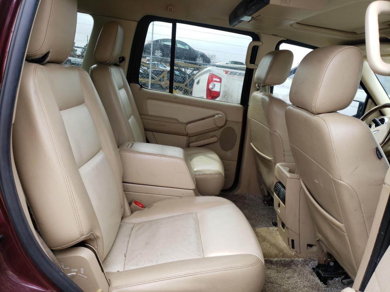 Photo 6 from auction – 2006 FORD EXPLORER E with VIN 1FMEU74E76UB33084