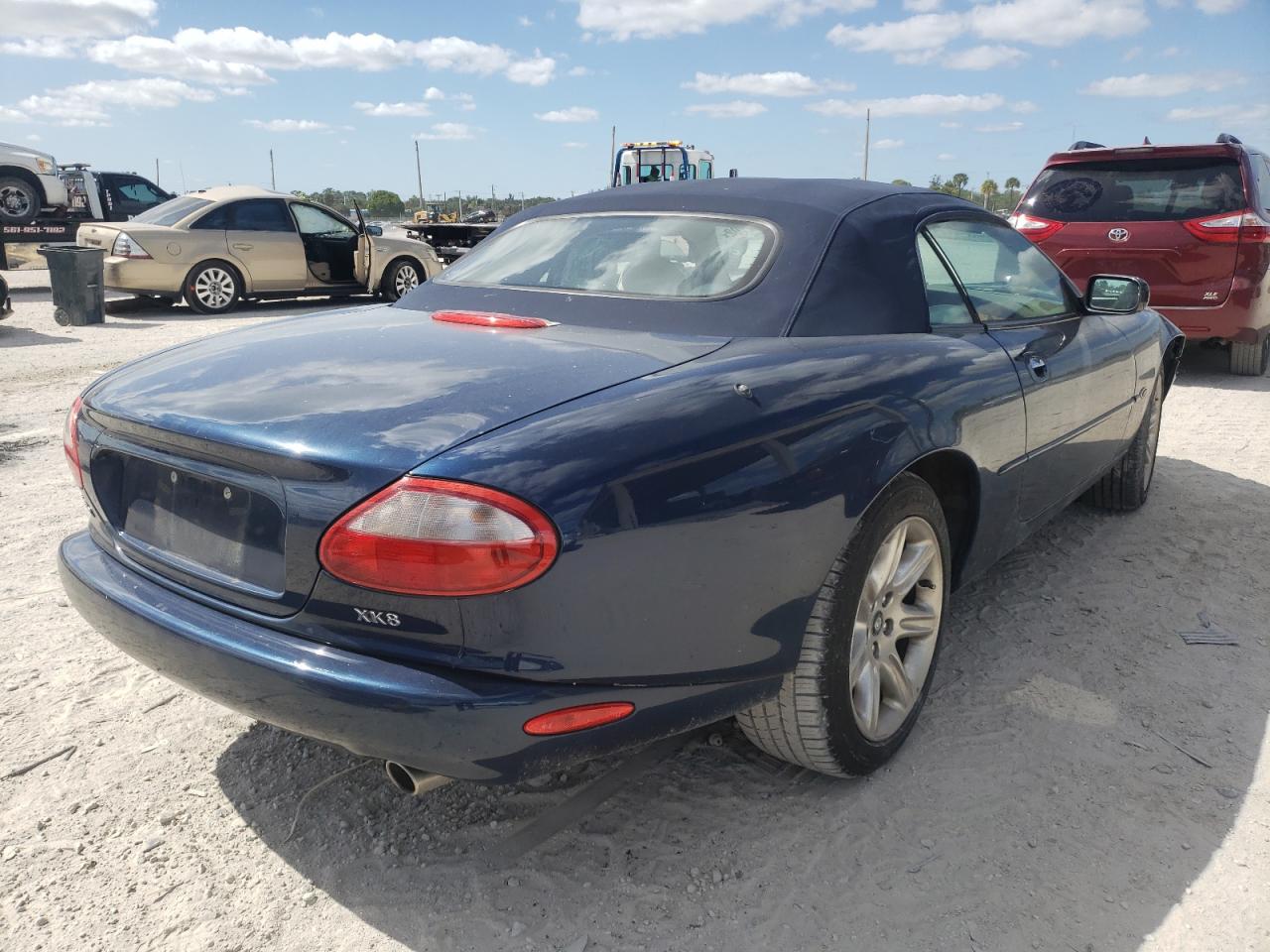 Photo 4 from auction – 2000 JAGUAR XK8 with VIN SAJJA42C9YNA07662