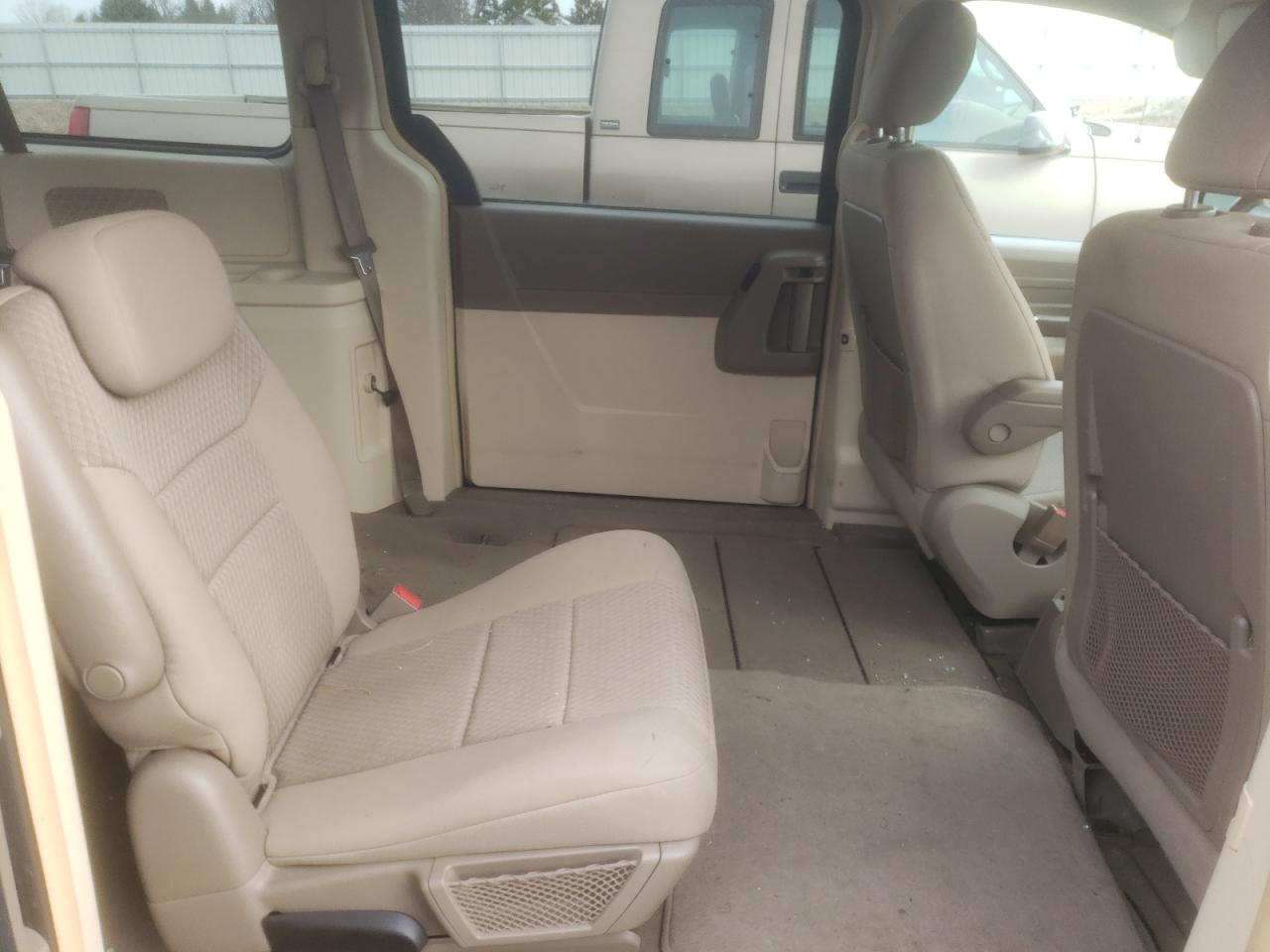 Photo 6 from auction – 2009 CHRYSLER TOWN & COU with VIN 2A8HR44E49R570679