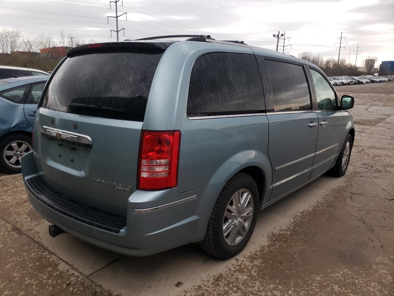 Photo 4 from auction – 2010 CHRYSLER TOWN & COU with VIN 2A4RR7DX8AR438893