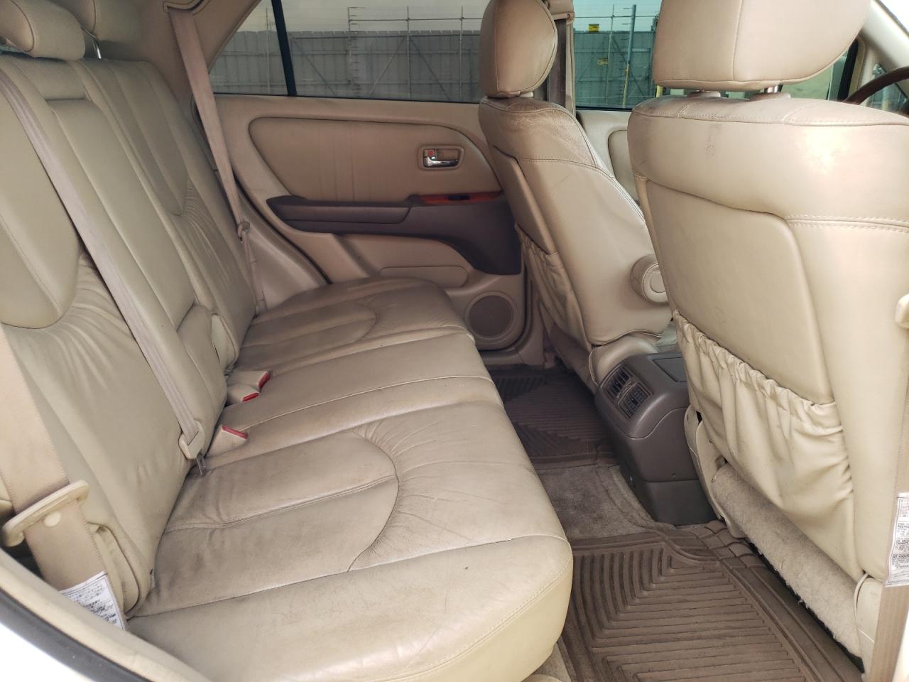 Photo 6 from auction – 2002 LEXUS RX 300 with VIN JTJHF10U120243813