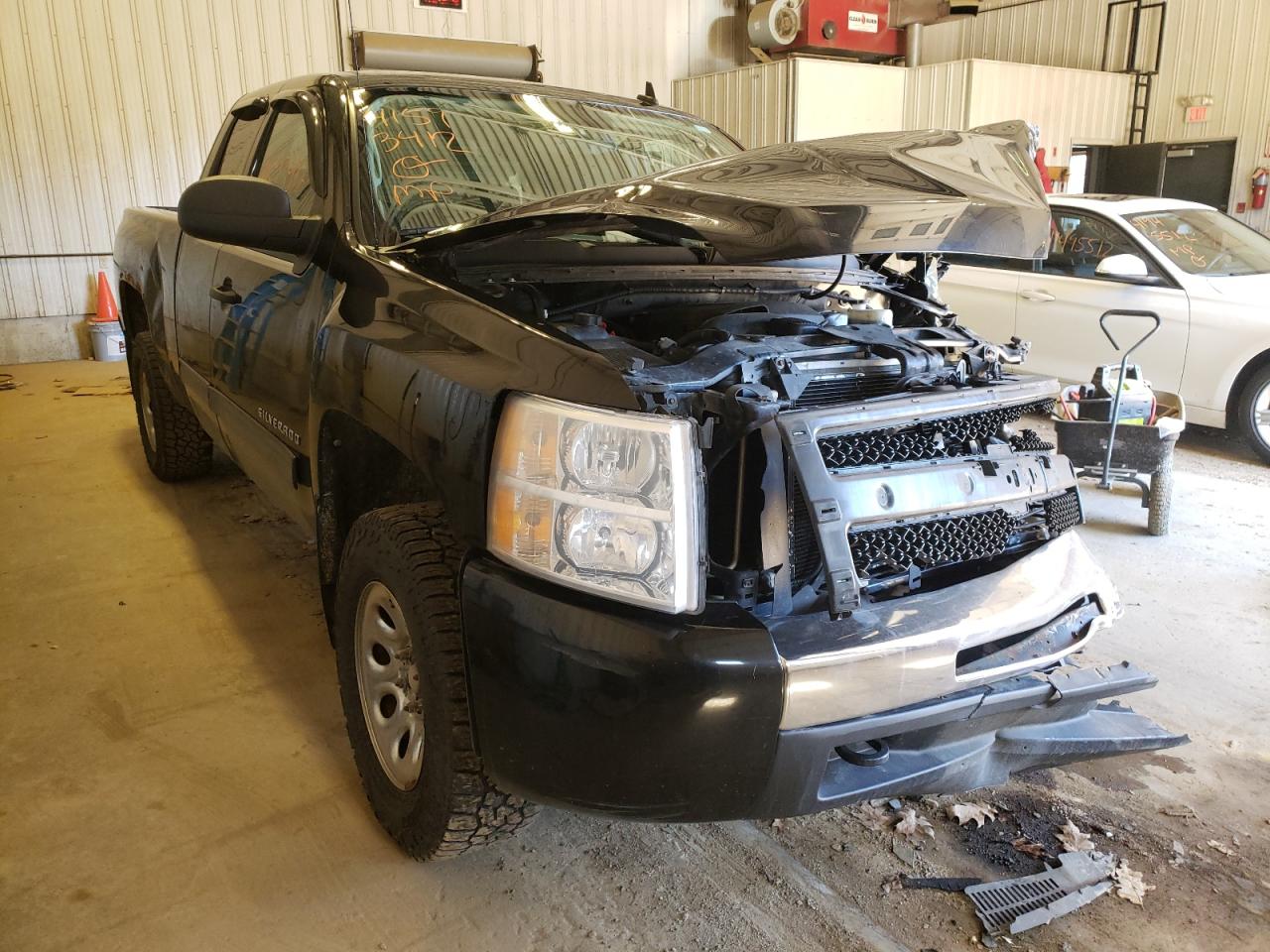 Photo 1 from auction – 2011 CHEVROLET SILVERADO with VIN 1GCRKREA8BZ382056