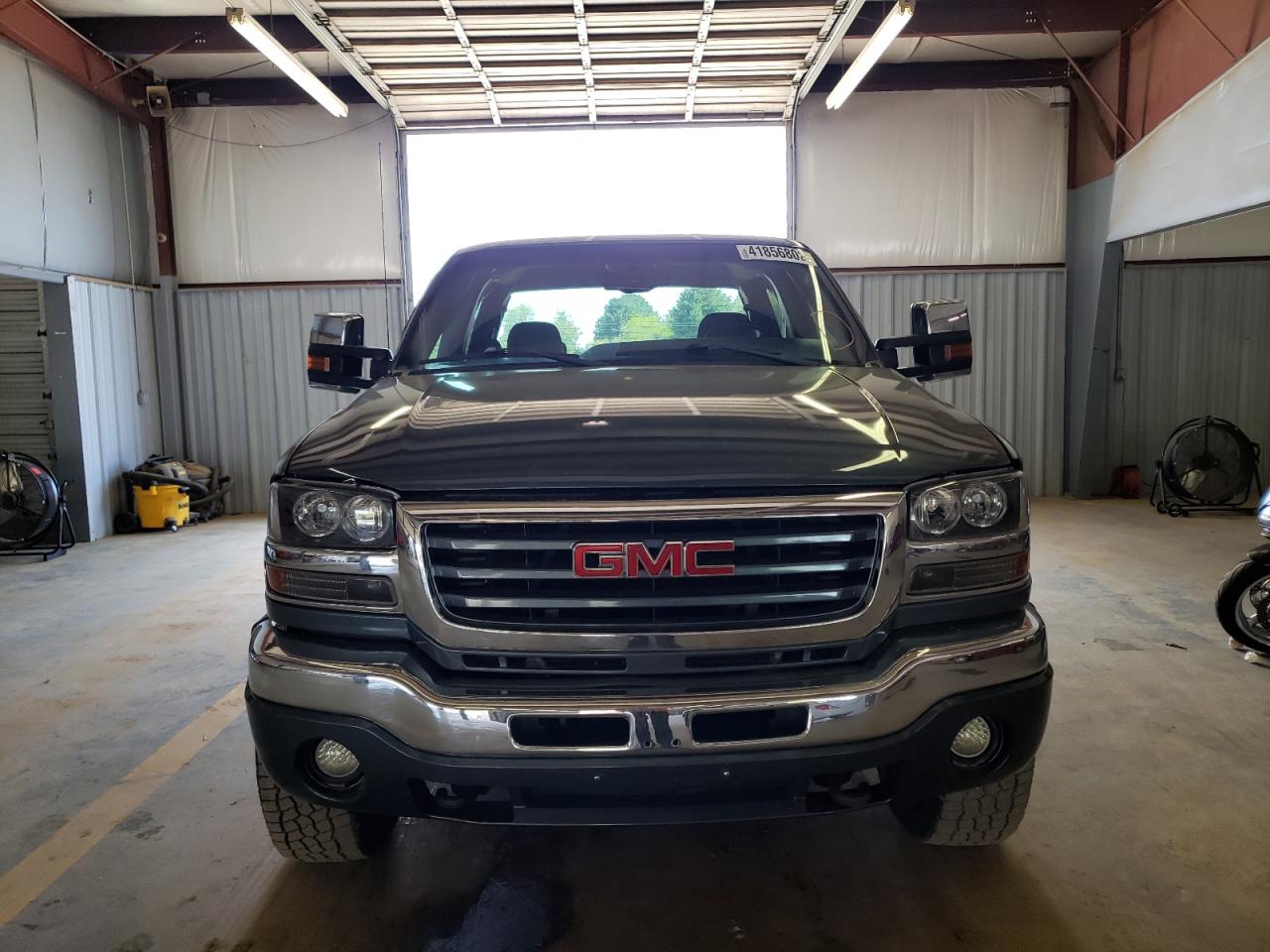 Photo 9 from auction – 2006 GMC SIERRA K25 with VIN 1GTHK23D66F180629