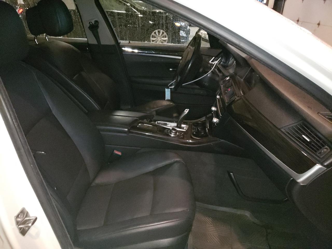Photo 5 from auction – 2013 BMW 528 XI with VIN WBAXH5C5XDDW11905
