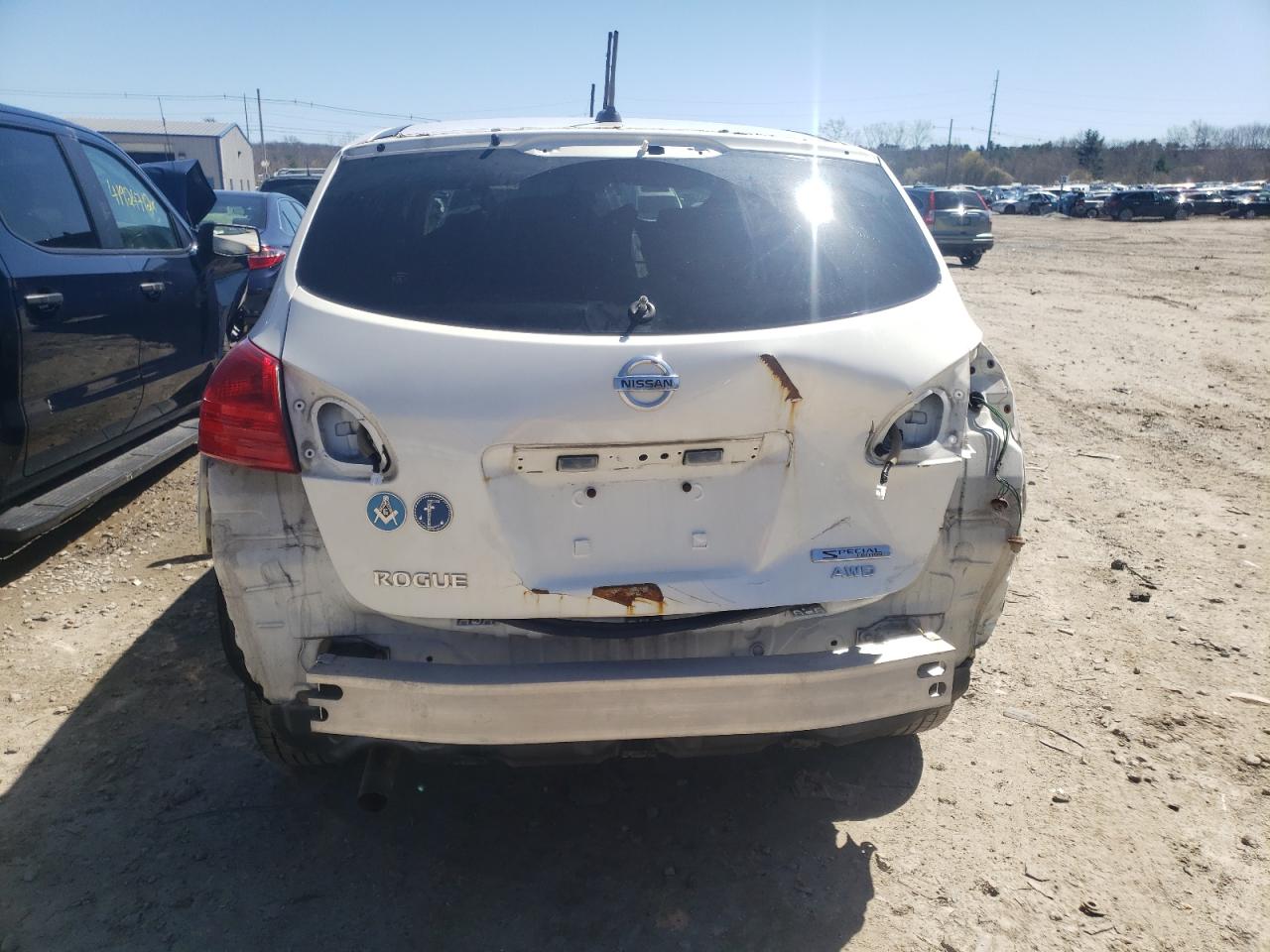Photo 9 from auction – 2012 NISSAN ROGUE S with VIN JN8AS5MV5CW354409