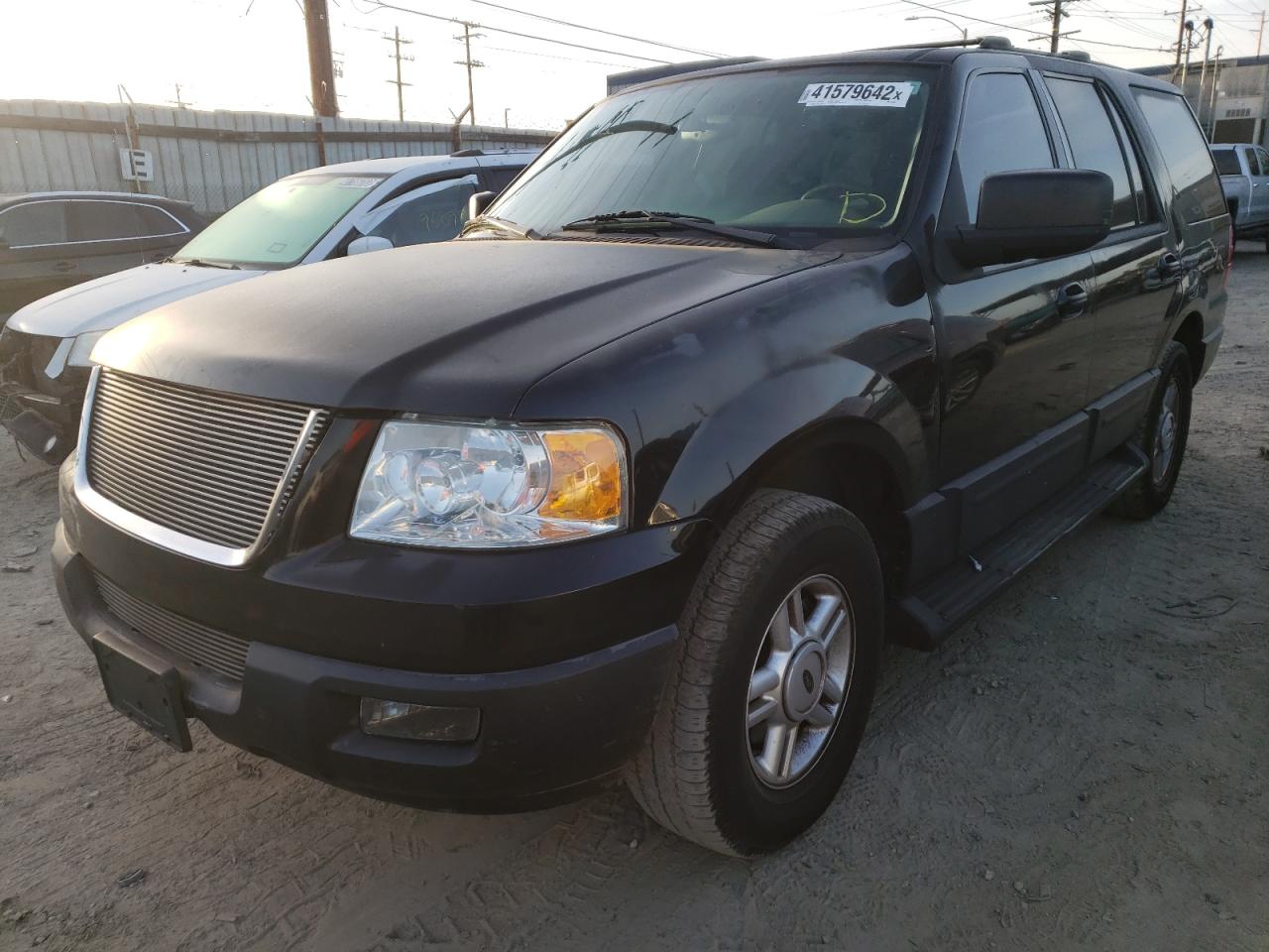 صورة رقم 2 من المزاد - 2004 FORD EXPEDITION مع VIN 1FMPU15L04LA67452