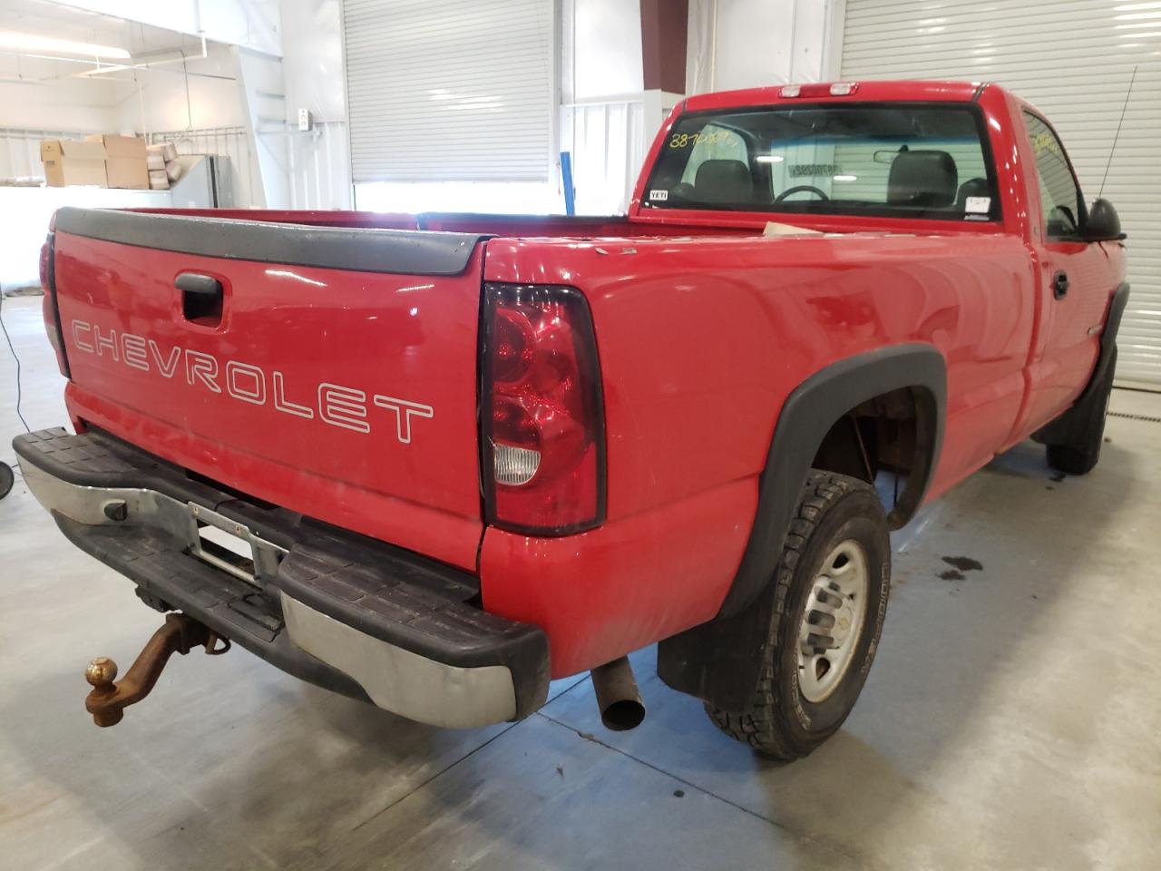 Photo 4 from auction – 2004 CHEVROLET SILVERADO with VIN 1GCHC24UX4E167784