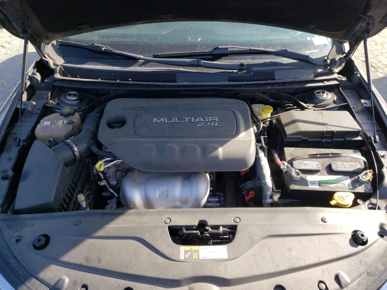 Photo 7 from auction – 2016 CHRYSLER 200 LIMITE with VIN 1C3CCCAB9GN145352