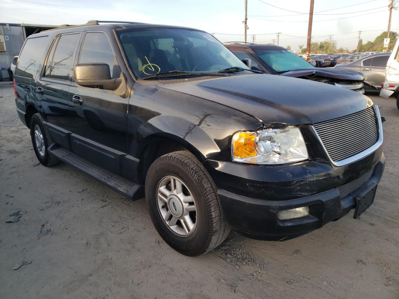 FORD EXPEDITION 2004 مع رقم تعريف المركبة 1FMPU15L04LA67452 - صورة من المزاد