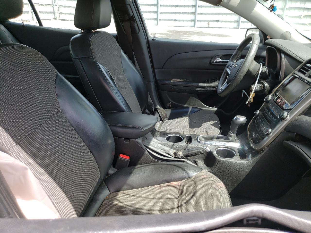 Photo 5 from auction – 2016 CHEVROLET MALIBU LIM with VIN 1G11C5SA7GF137807