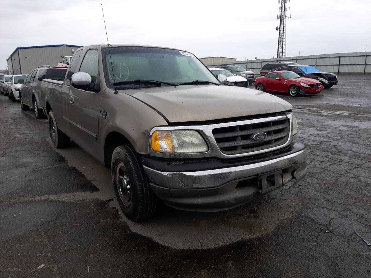 FORD F150 2002 مع رقم تعريف المركبة 1FTRX17W22NB61894 - صورة من المزاد