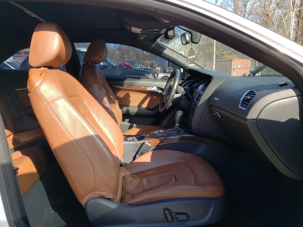 Photo 5 from auction – 2010 AUDI A5 PREMIUM with VIN WAULFAFRXAA041929