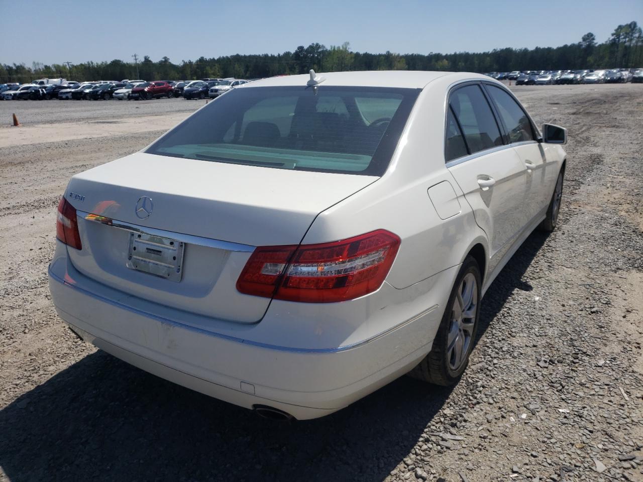 Photo 4 from auction – 2011 MERCEDES-BENZ E 350 with VIN WDDHF5GBXBA473929