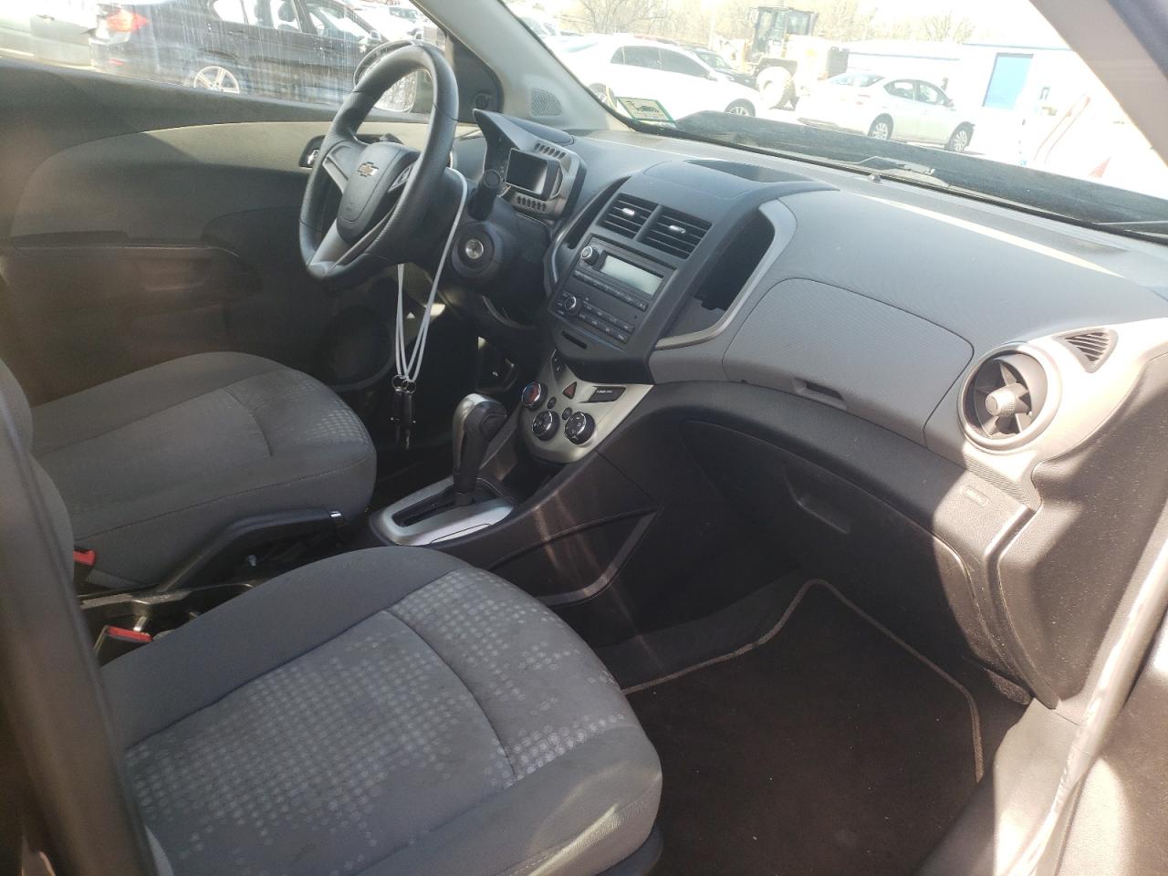 Photo 5 from auction – 2014 CHEVROLET SONIC LS with VIN 1G1JA5SH6E4240003