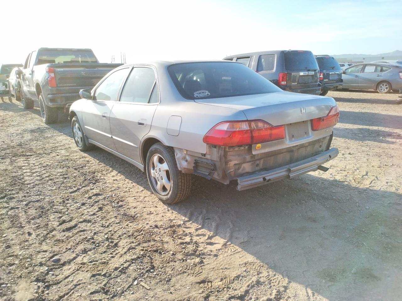Photo 3 from auction – 2000 HONDA ACCORD with VIN 1HGCG5663YA067362