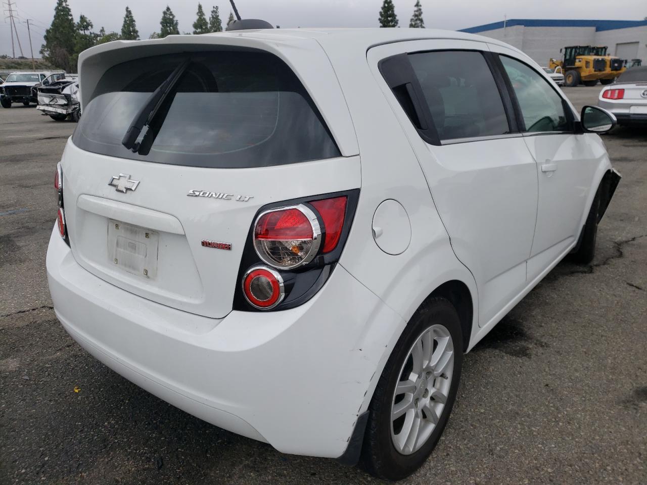 Photo 4 from auction – 2015 CHEVROLET SONIC LT with VIN 1G1JC6SB3F4140258
