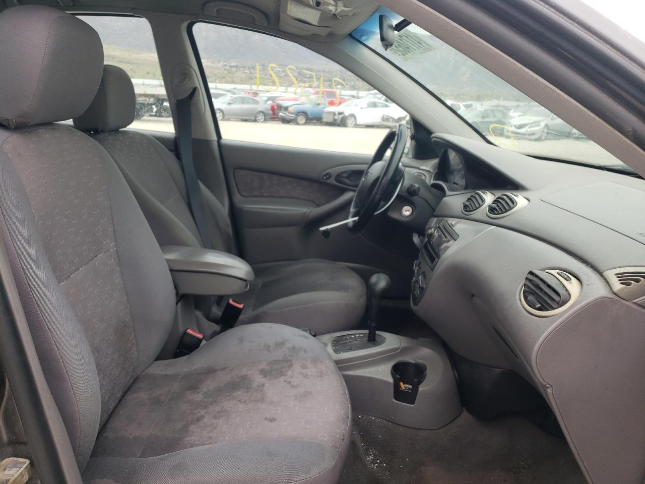 Photo 5 from auction – 2003 FORD FOCUS ZX5 with VIN 3FAFP37353R109863
