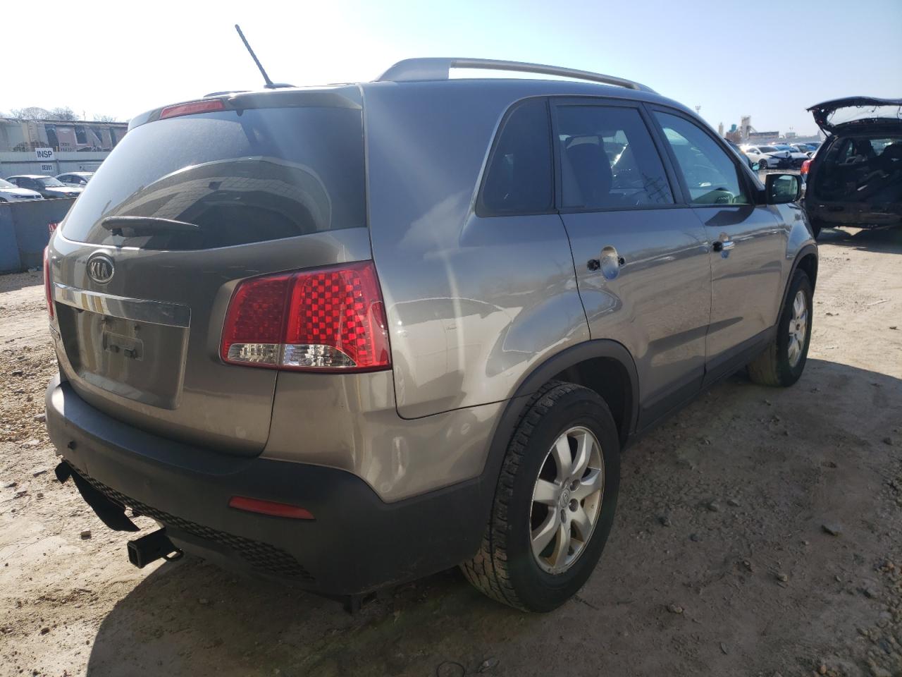 Photo 4 from auction – 2011 KIA SORENTO BA with VIN 5XYKT4A10BG105147