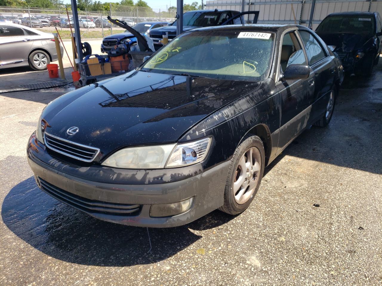 Photo 2 from auction – 2000 LEXUS ES 300 with VIN JT8BF28G9Y5074437