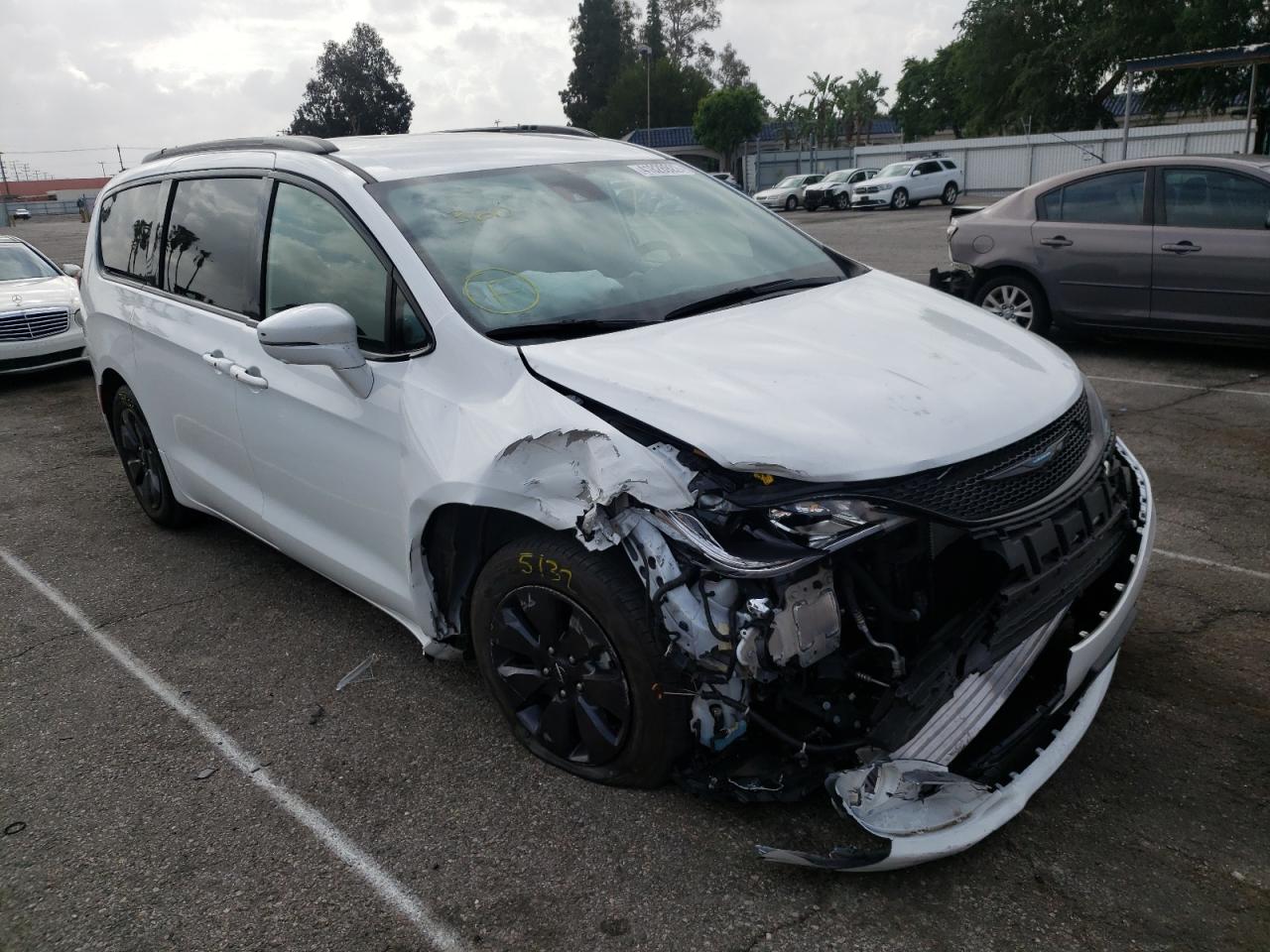 CHRYSLER PACIFICA H 2020 with VIN 2C4RC1N75LR135172 - Photo from auction