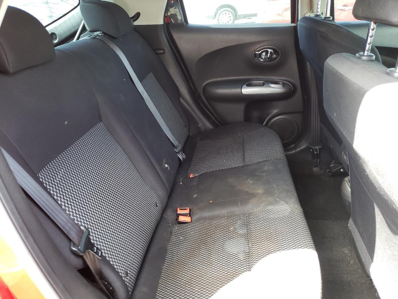 Photo 6 from auction – 2015 NISSAN JUKE S with VIN JN8AF5MR1FT501743