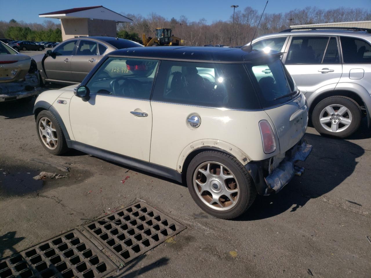 Photo 3 from auction – 2005 MINI COOPER S with VIN WMWRE33405TD96218