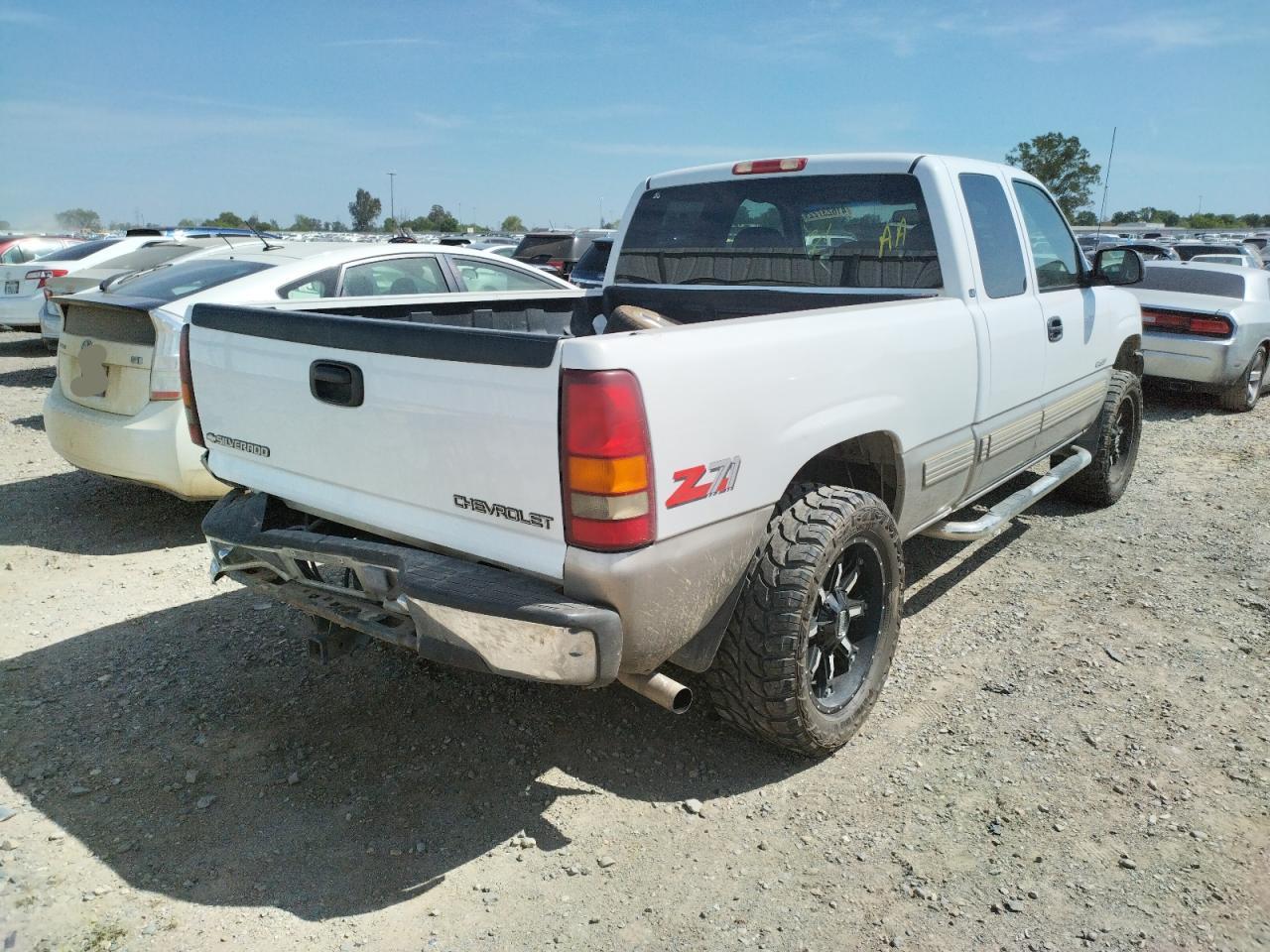 Photo 4 from auction – 2000 CHEVROLET SILVERADO with VIN 1GCEK19T3YZ166894