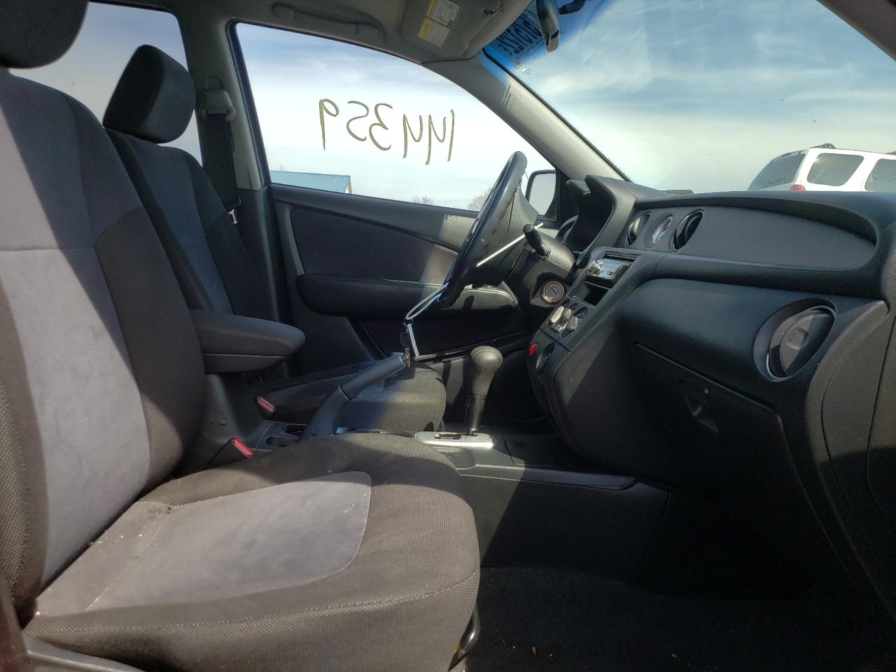 Photo 5 from auction – 2004 MITSUBISHI OUTLANDER with VIN JA4LZ31F74U057201