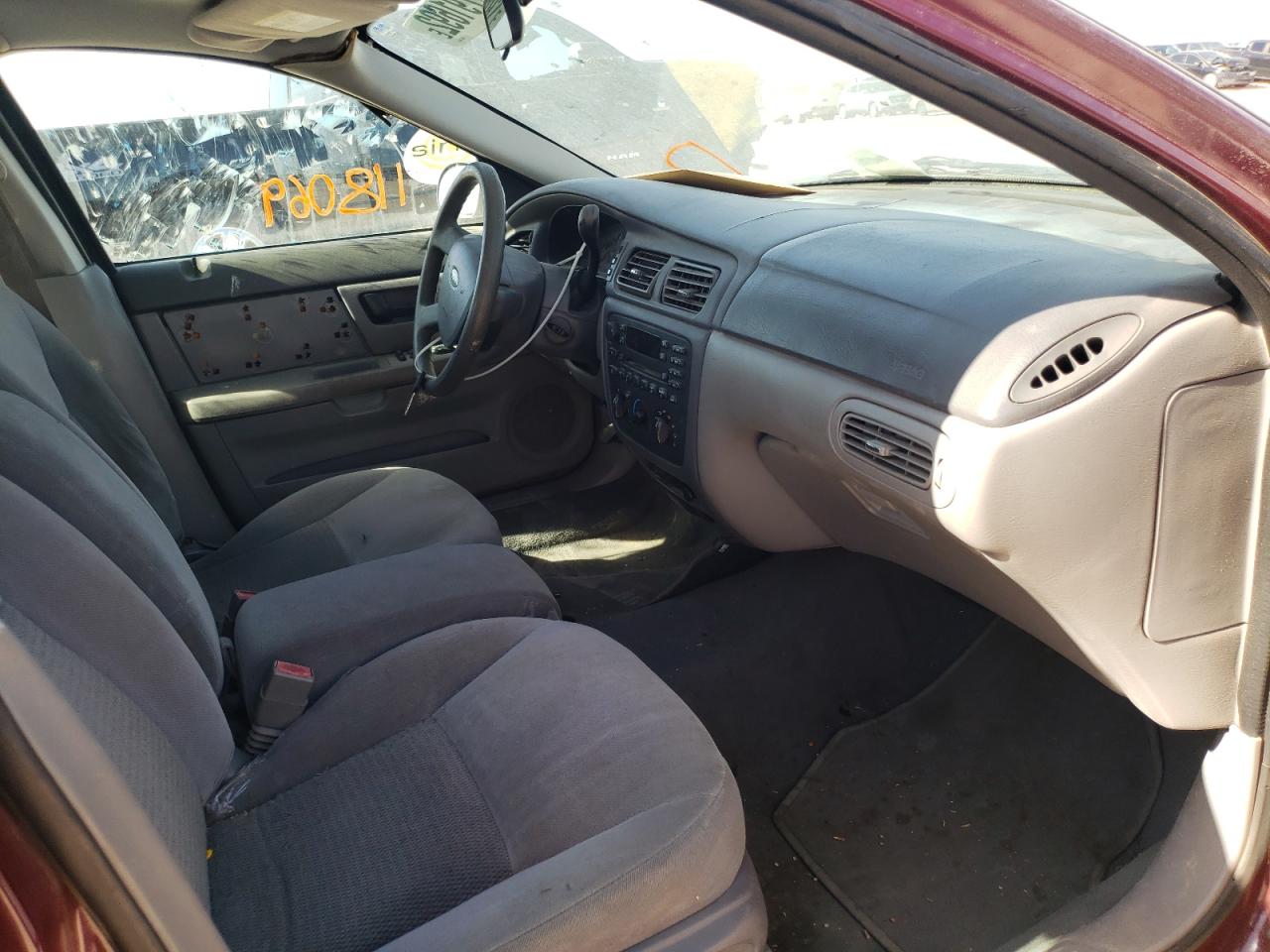 Photo 5 from auction – 2005 FORD TAURUS SE with VIN 1FAFP53UX5A254145