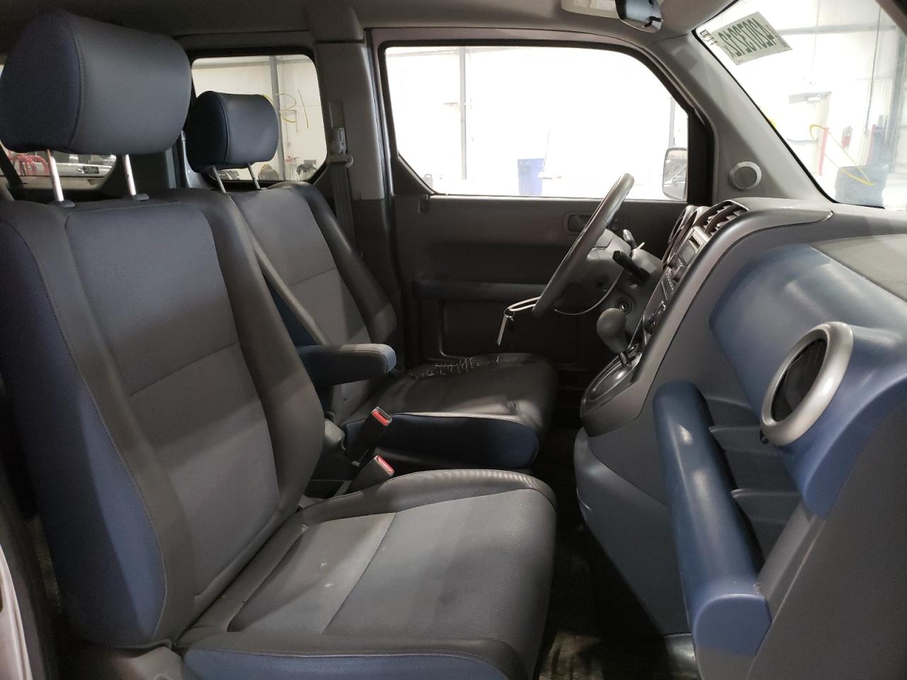Photo 5 from auction – 2003 HONDA ELEMENT EX with VIN 5J6YH18533L018815
