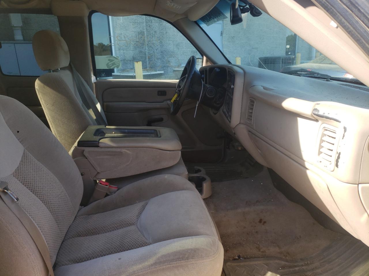 Photo 5 from auction – 2004 CHEVROLET SILVERADO with VIN 2GCEC19T341142840