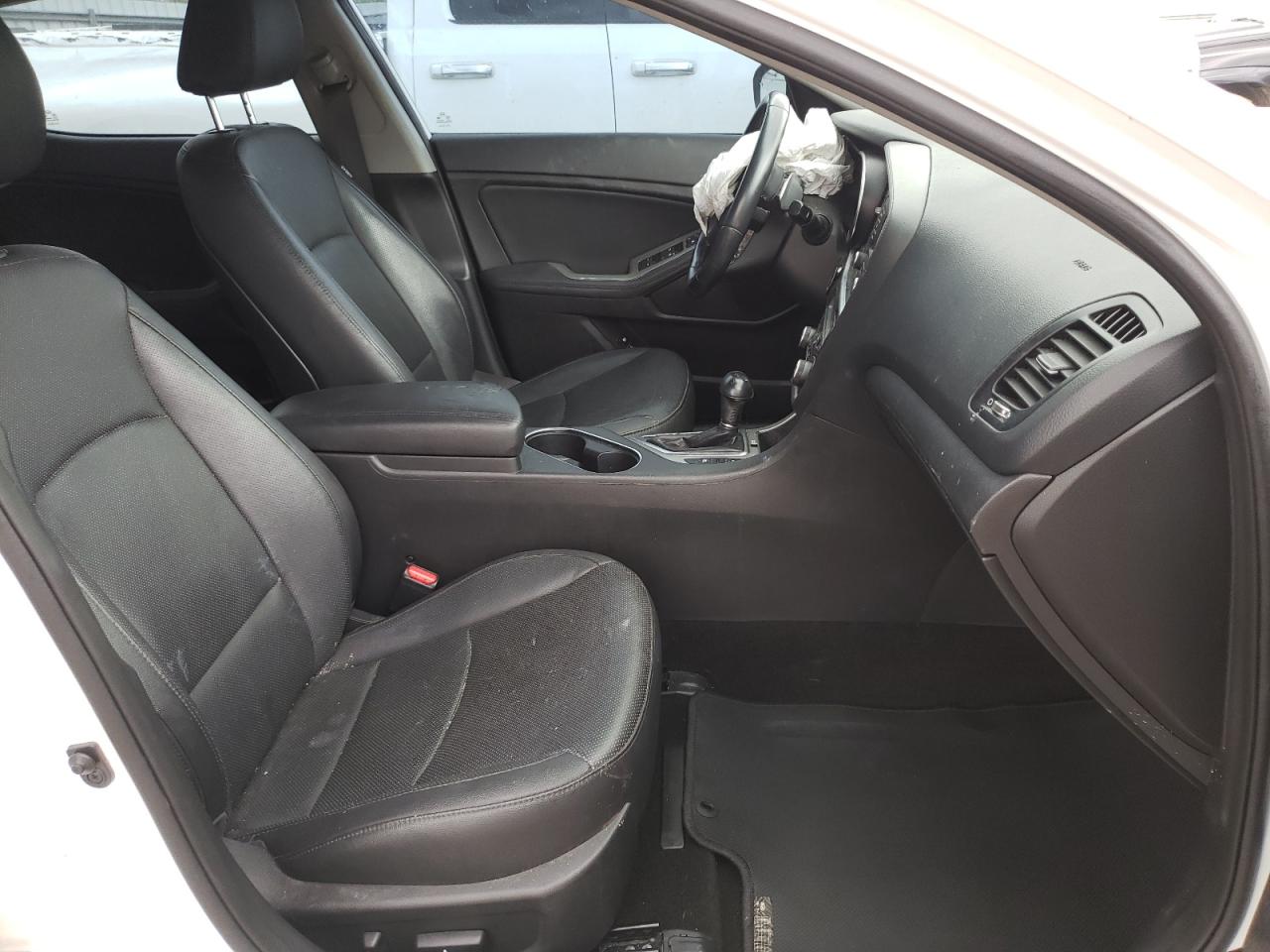 Photo 5 from auction – 2015 KIA OPTIMA SX with VIN 5XXGR4A63FG426299