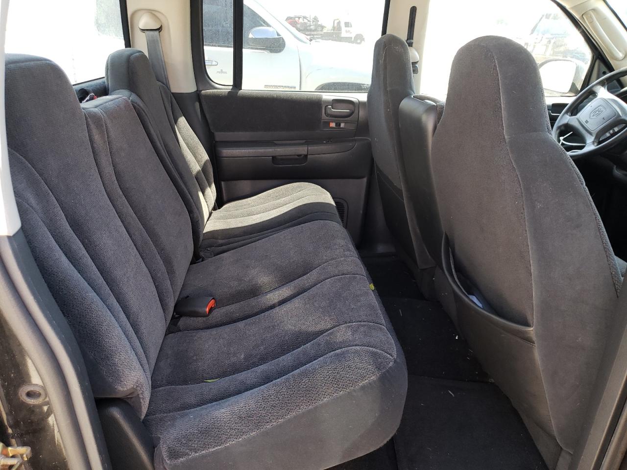 Photo 6 from auction – 2002 DODGE DAKOTA QUA with VIN 1B7HL38XX2S688416