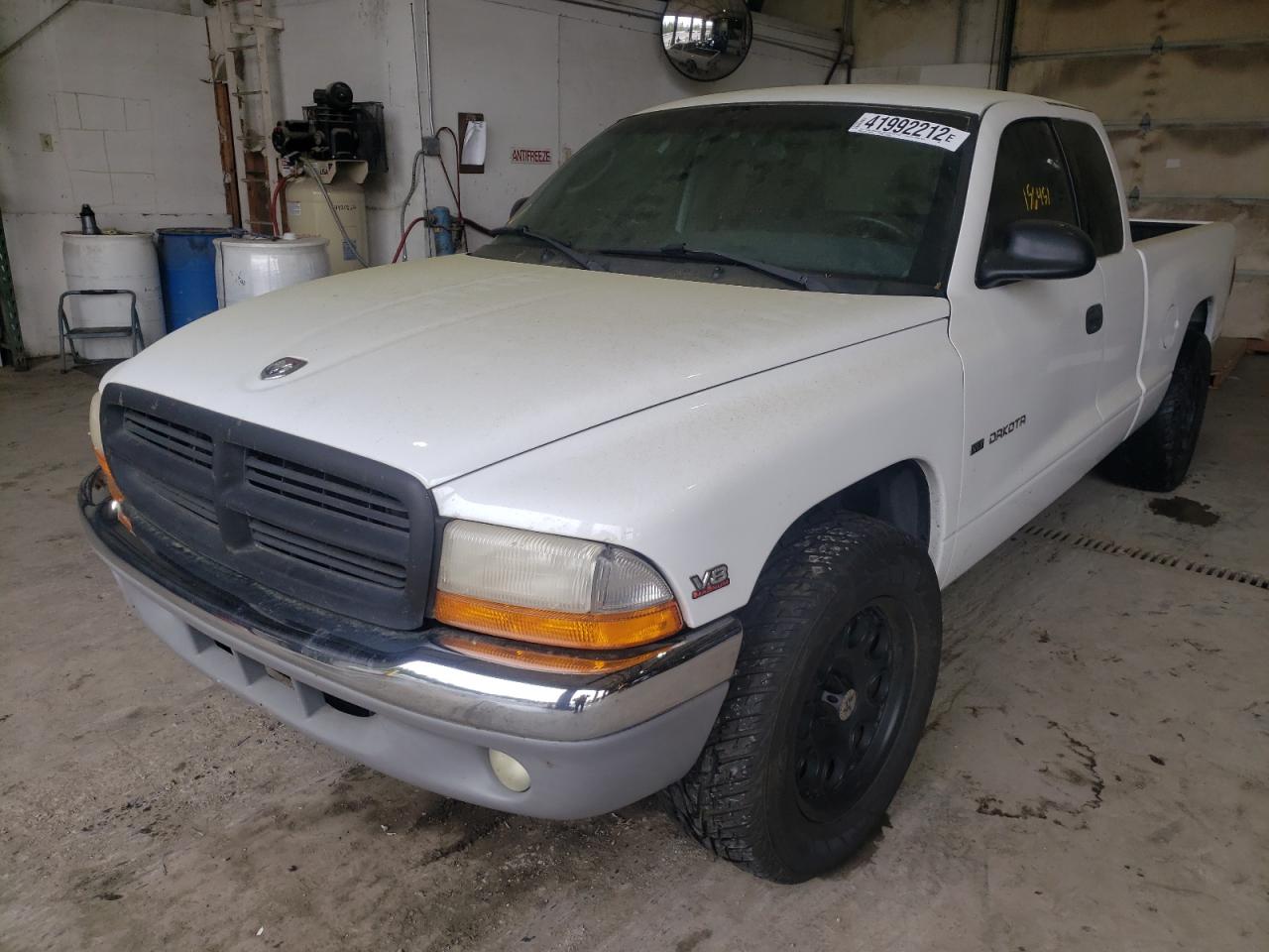 Photo 2 from auction – 2000 DODGE DAKOTA with VIN 1B7GL22N2YS575338