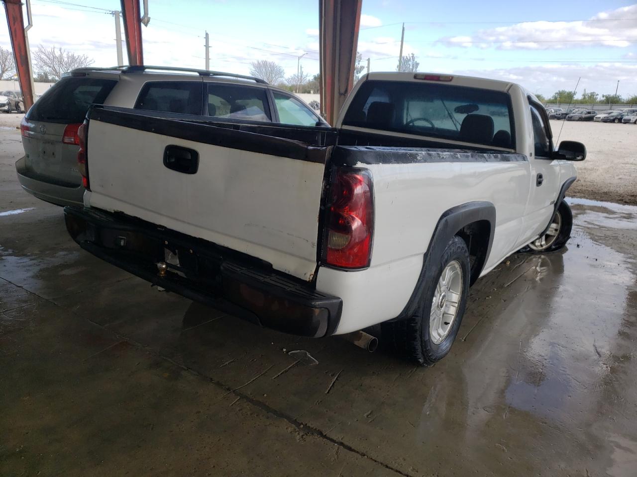 Photo 4 from auction – 2005 CHEVROLET SILVERADO with VIN 1GCEC14V15Z319645