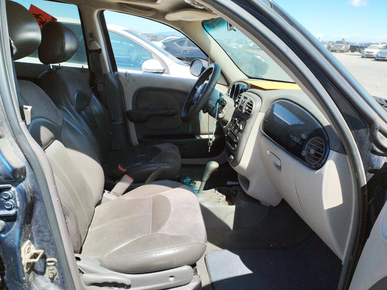 Photo 5 from auction – 2001 CHRYSLER PT CRUISER with VIN 3C8FY4BBX1T281638