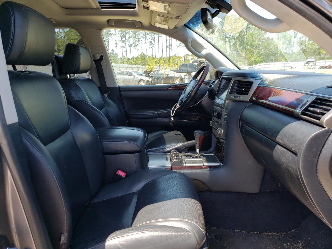 Photo 5 from auction – 2014 LEXUS LX 570 with VIN JTJHY7AX1E4141706