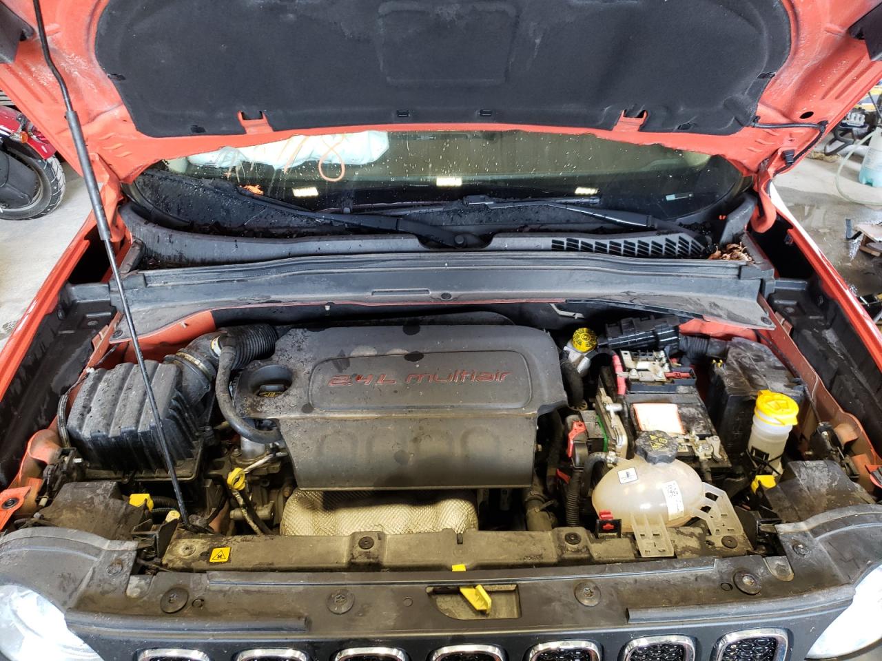Photo 7 from auction – 2015 JEEP RENEGADE L with VIN ZACCJBBT0FPB65864