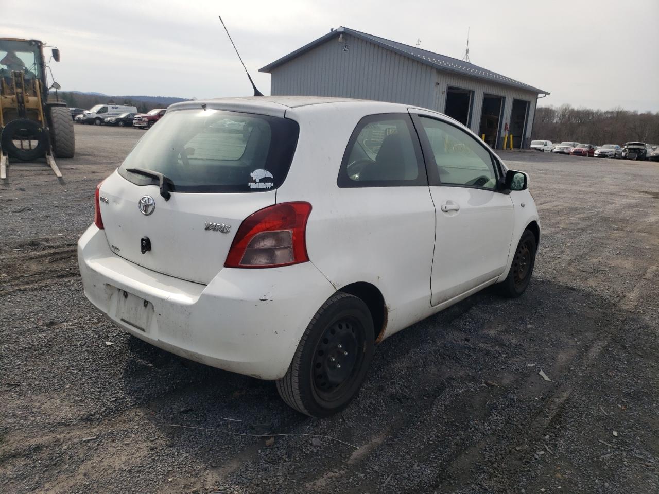 Photo 4 from auction – 2007 TOYOTA YARIS with VIN JTDJT923075138397