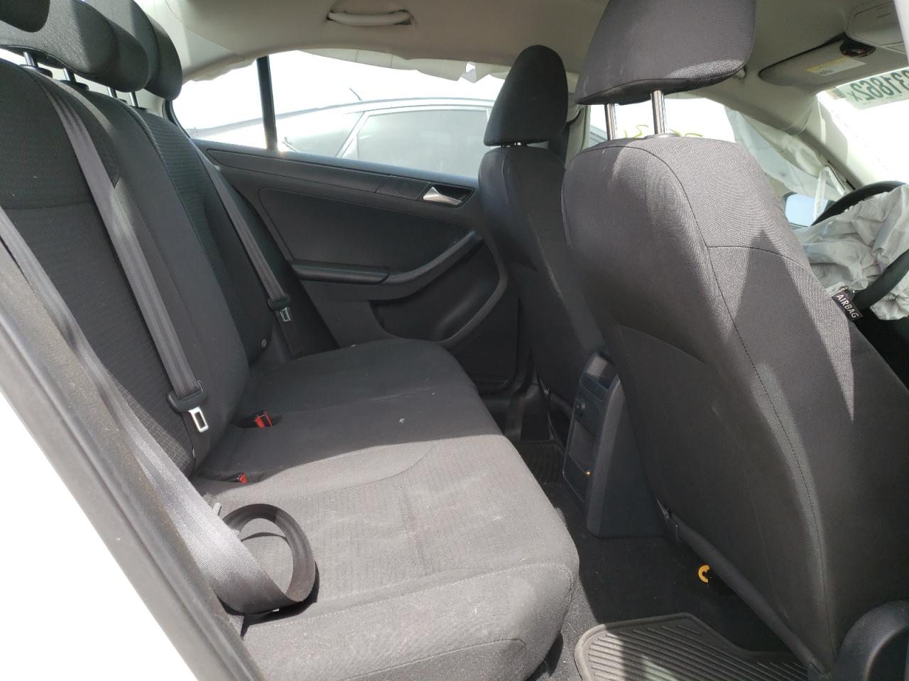 Photo 6 from auction – 2016 VOLKSWAGEN JETTA S with VIN 3VW267AJ0GM274696