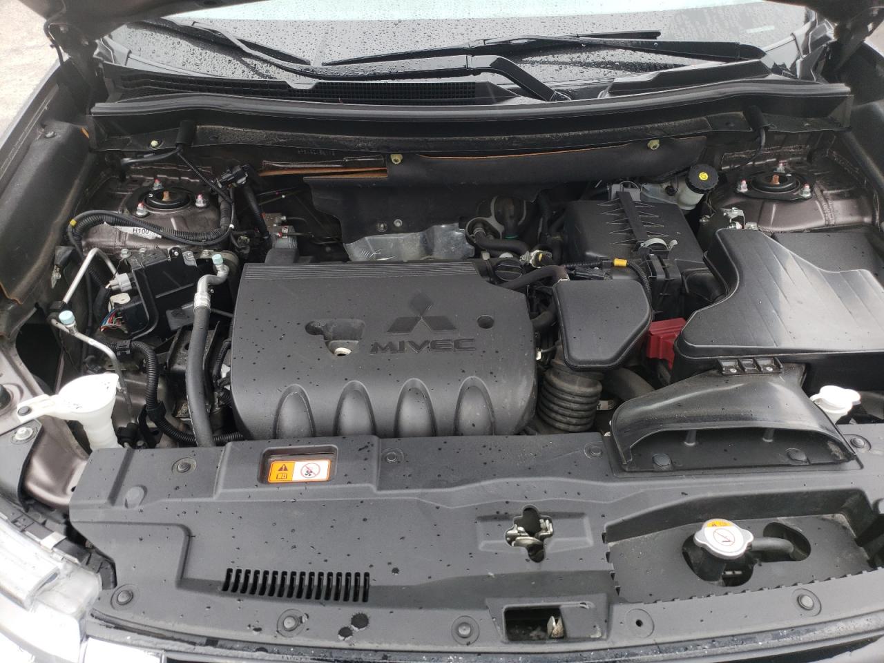 Photo 7 from auction – 2016 MITSUBISHI OUTLANDER with VIN JA4AD3A34GZ050113