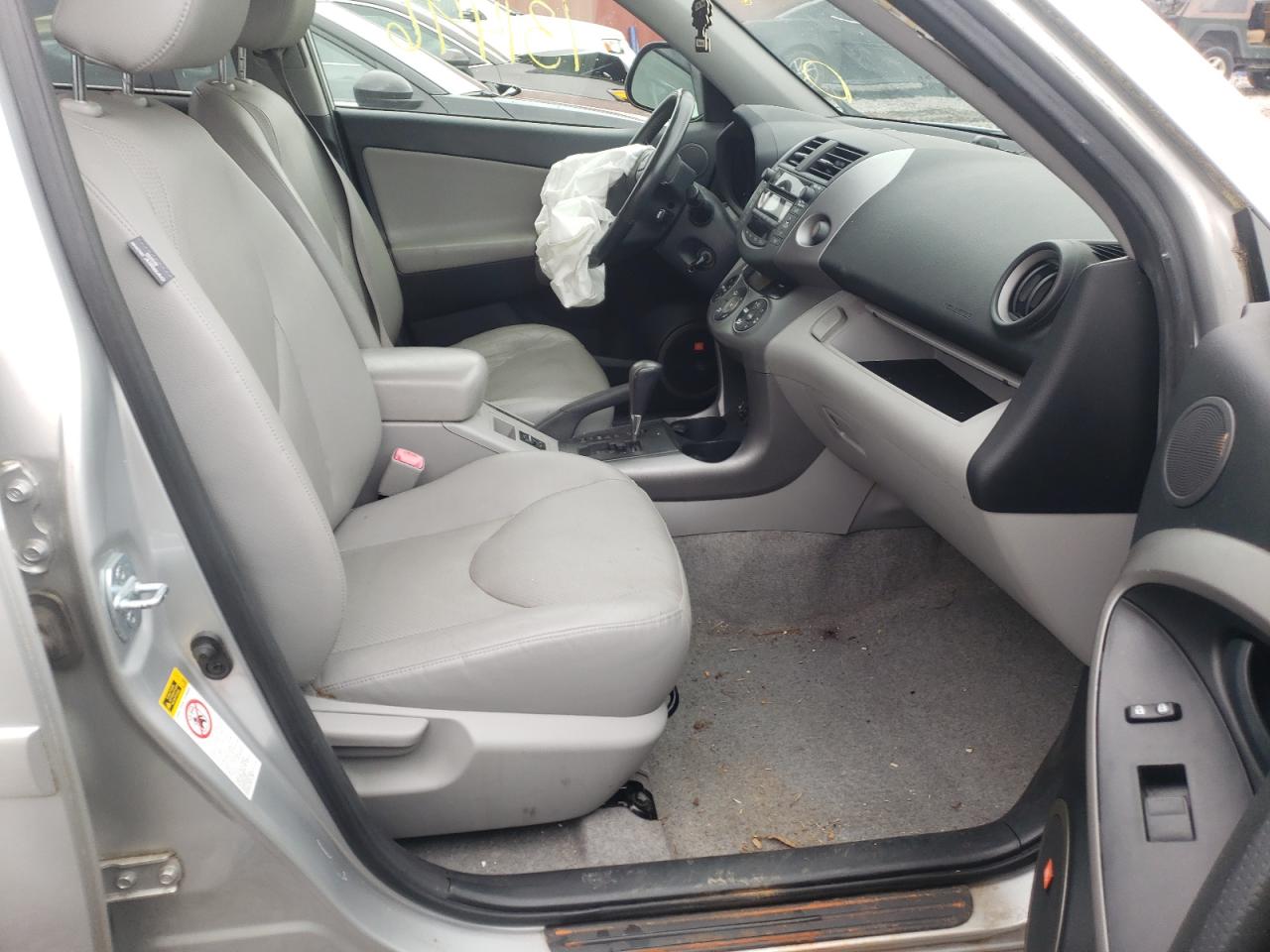 Photo 5 from auction – 2008 TOYOTA RAV4 LIMIT with VIN JTMBK31V085065234