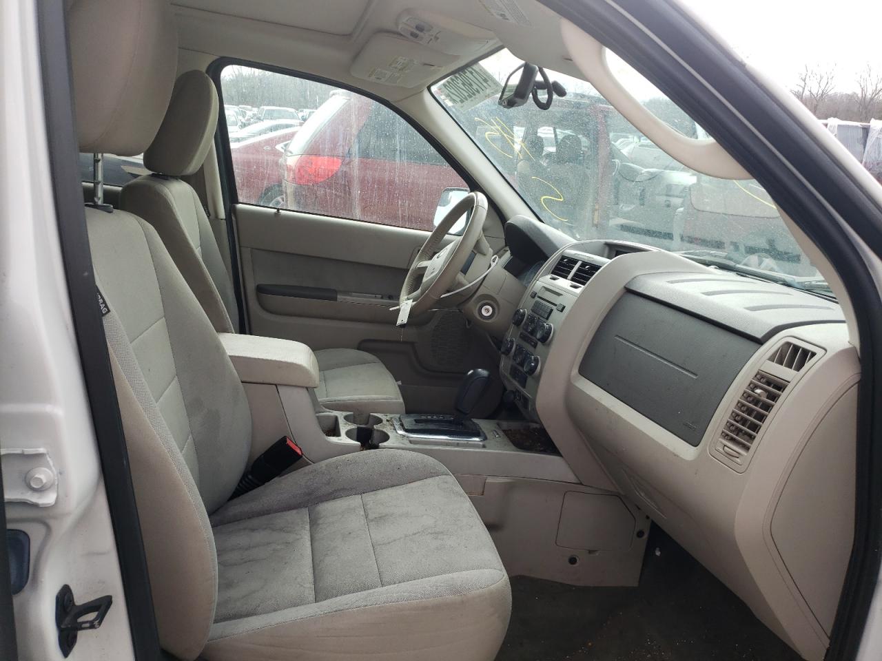 Photo 5 from auction – 2011 FORD ESCAPE XLT with VIN 1FMCU0D77BKA33198