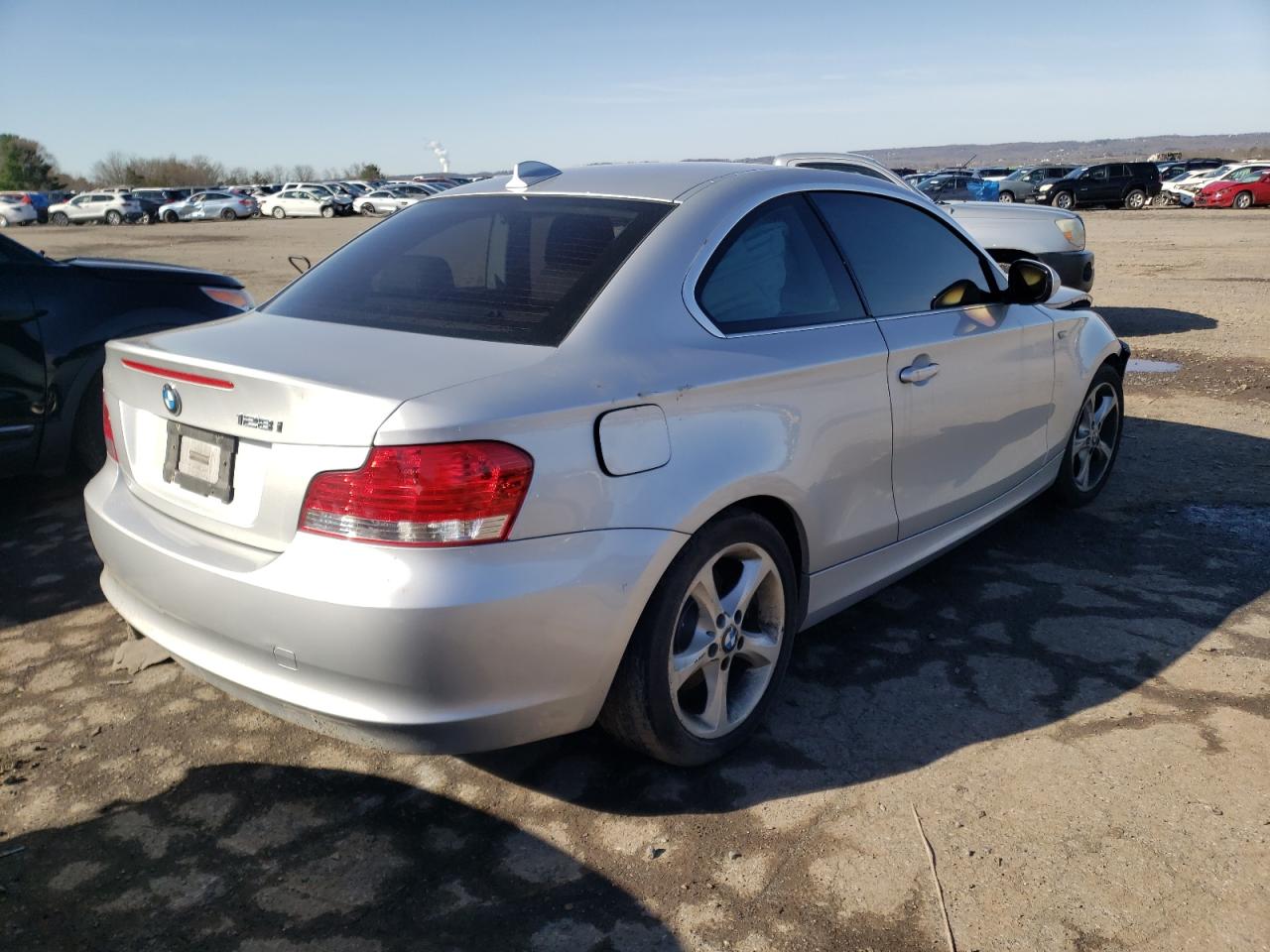 Photo 4 from auction – 2011 BMW 128 I with VIN WBAUP9C58BVL90874