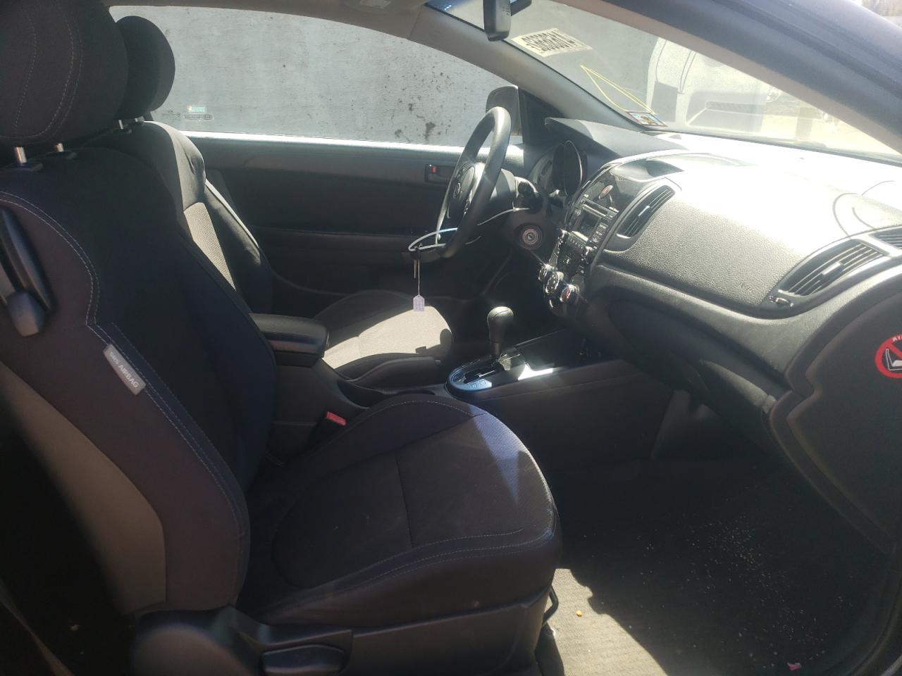 Photo 5 from auction – 2010 KIA FORTE EX with VIN KNAFU6A20A5297239